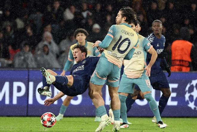 曼城大胜多特蒙德，轻松晋级半决赛