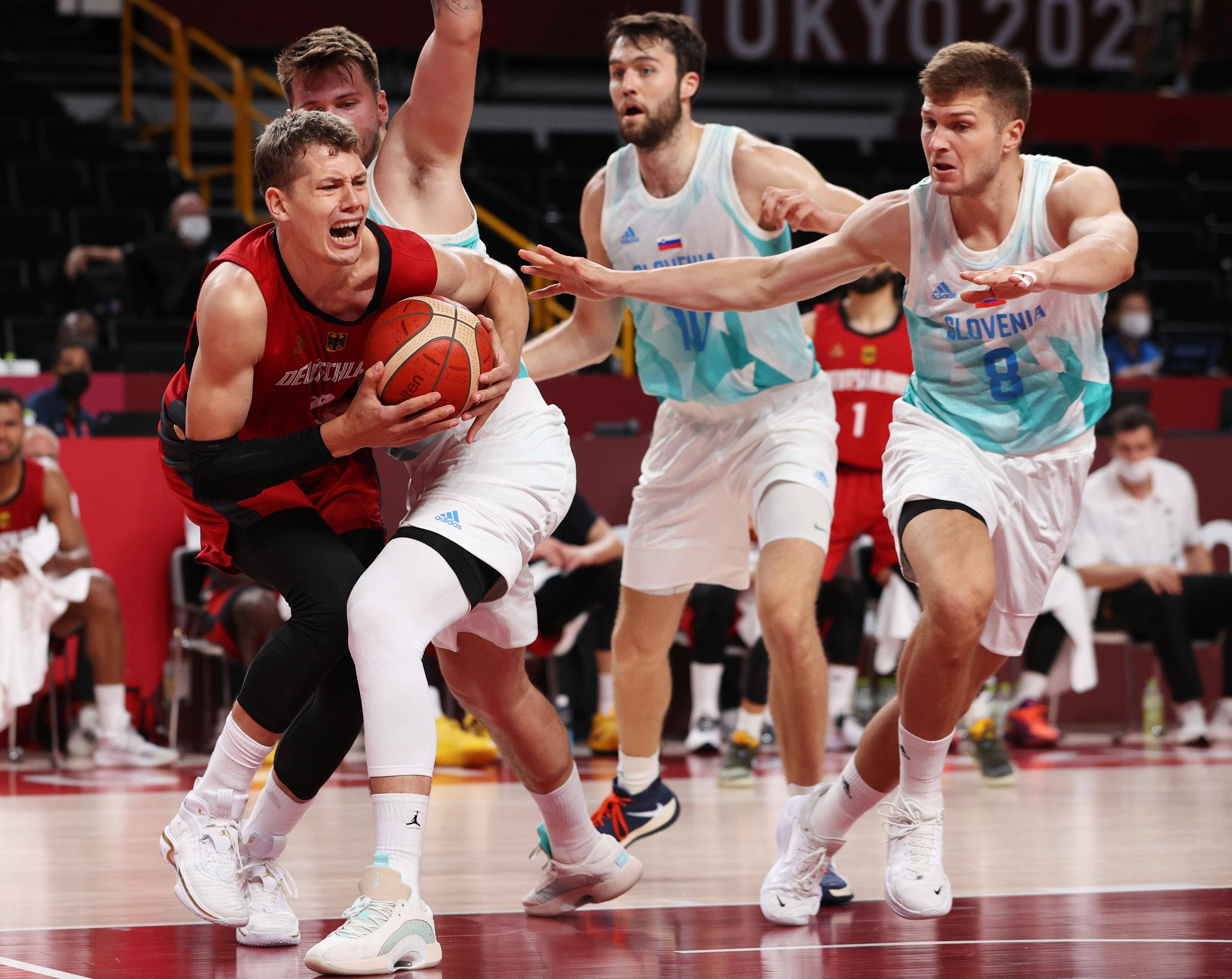 斯洛伐克意外负于斯洛文尼亚，出线形势不妙