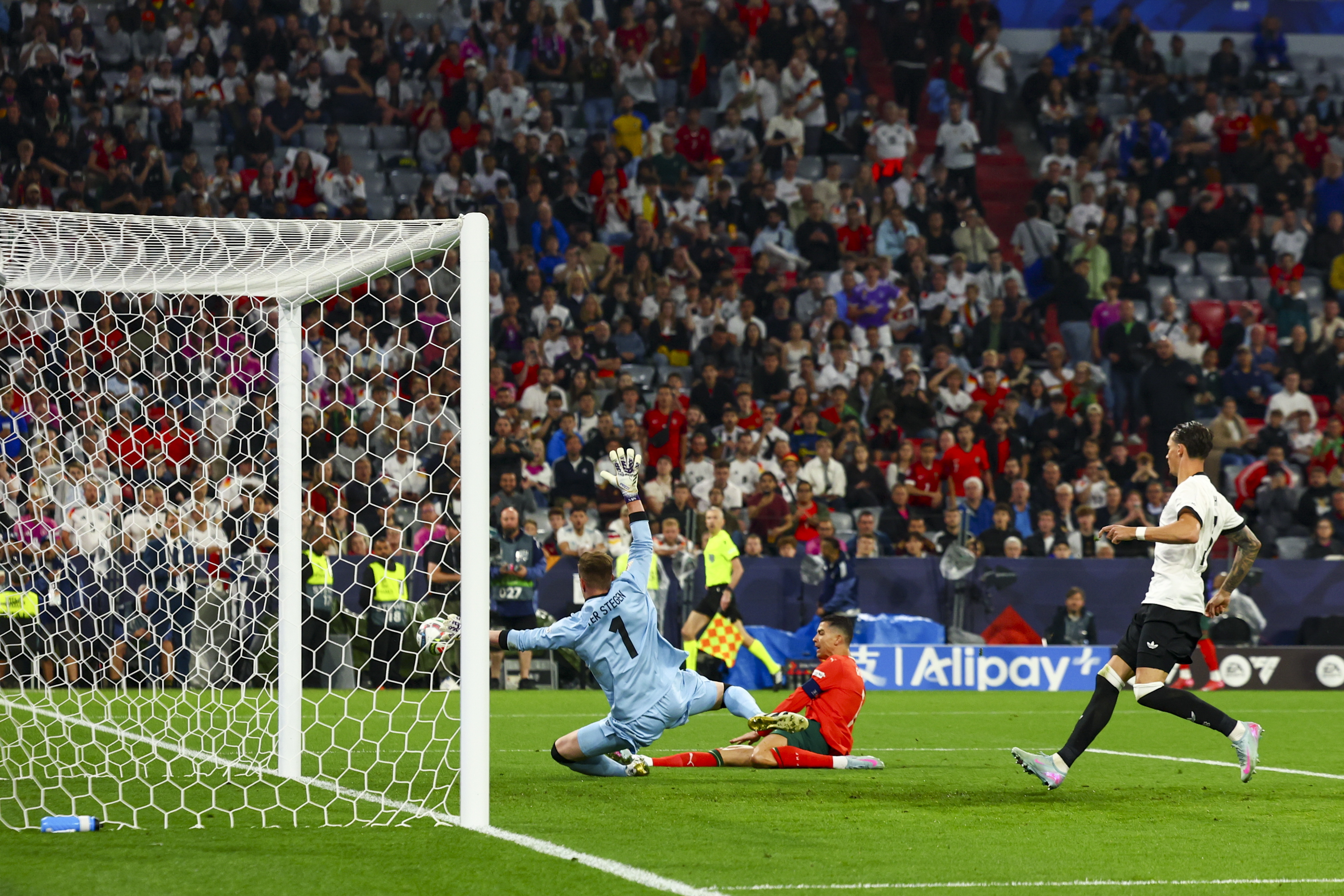 葡萄牙队在比赛中表现出色,赢得了比赛 葡萄牙队在比赛中表现出色,赢得了比赛