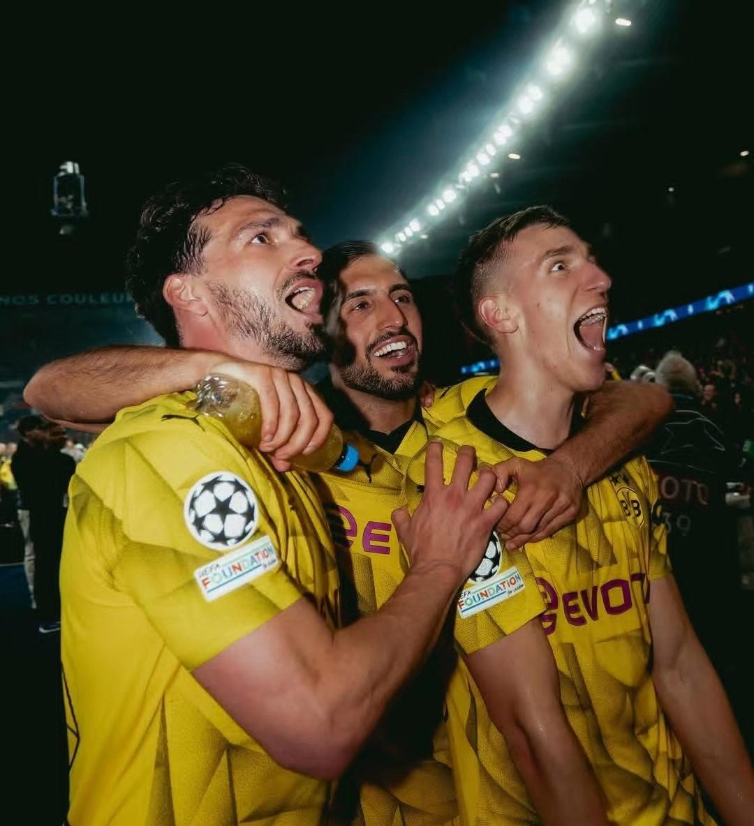 包含拜仁慕尼黑以4-1击败多特蒙德,豪取德甲积分榜榜首位置的词条 包含拜仁慕尼黑以4-1击败多特蒙德,豪取德甲积分榜榜首位置的词条