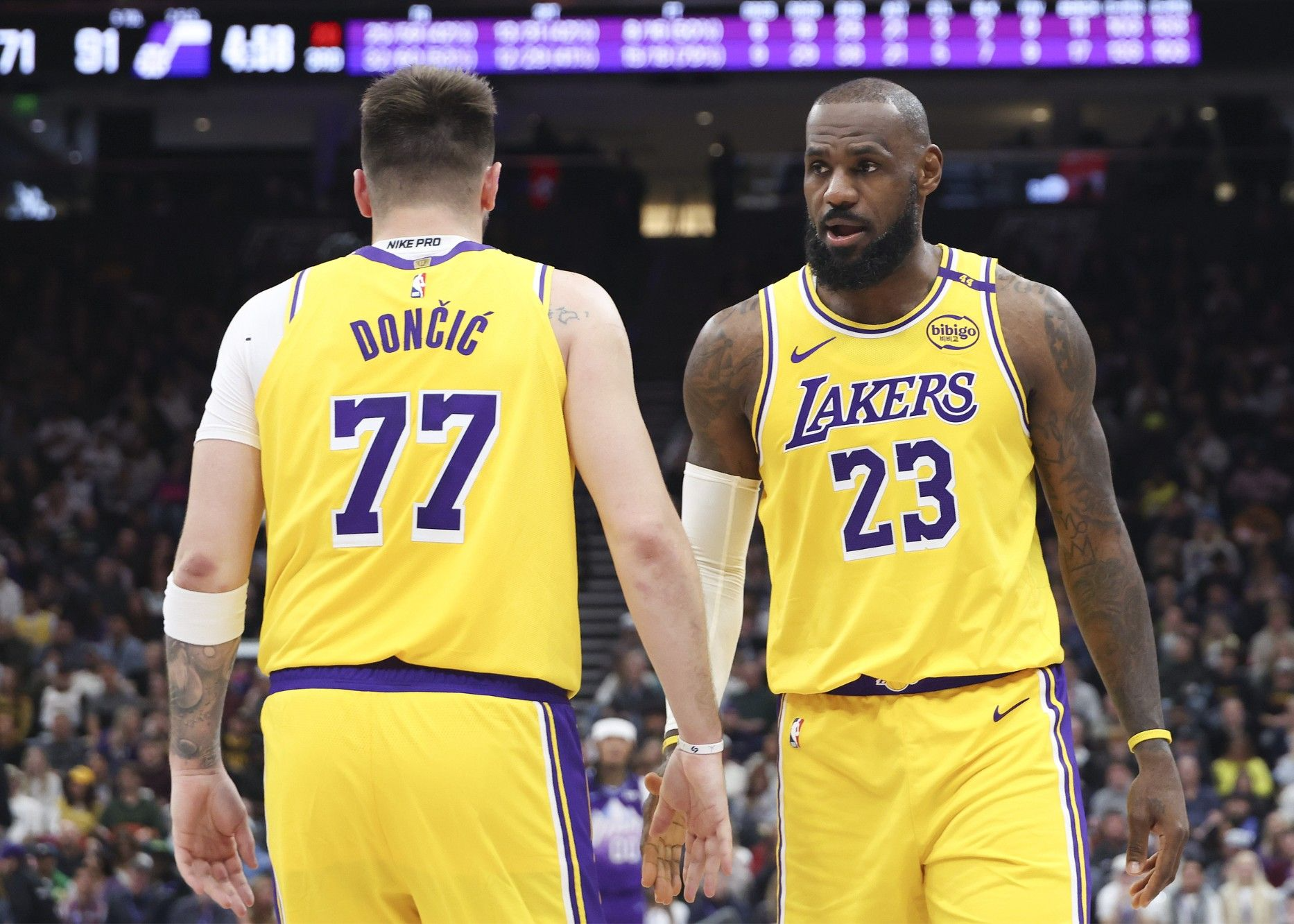 湖人大胜森林狼，詹姆斯再破50+