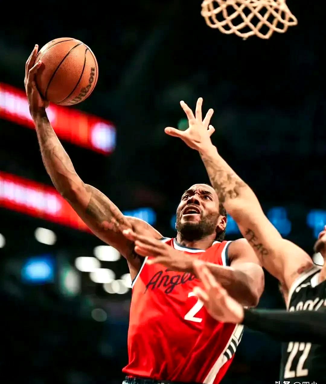 火箭击败老鹰,西蒙斯全场高效 火箭击败老鹰,西蒙斯全场高效