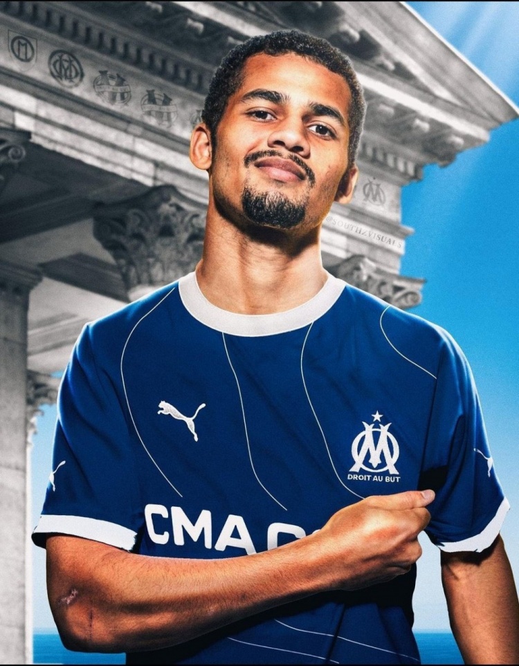 利物浦宣布签下塞尔维亚籍中场扬登普的简单介绍